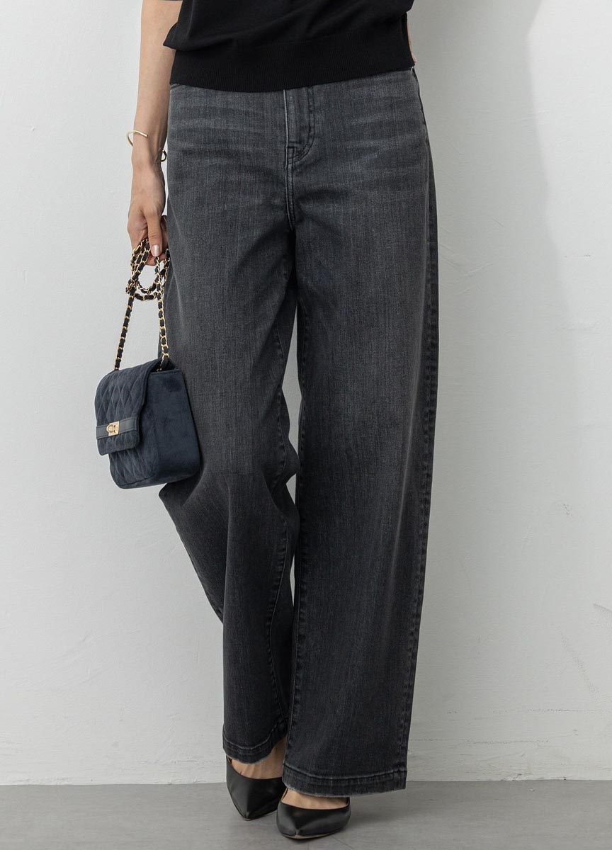 【23區 DENIM】丹寧直筒微擴牛仔褲 