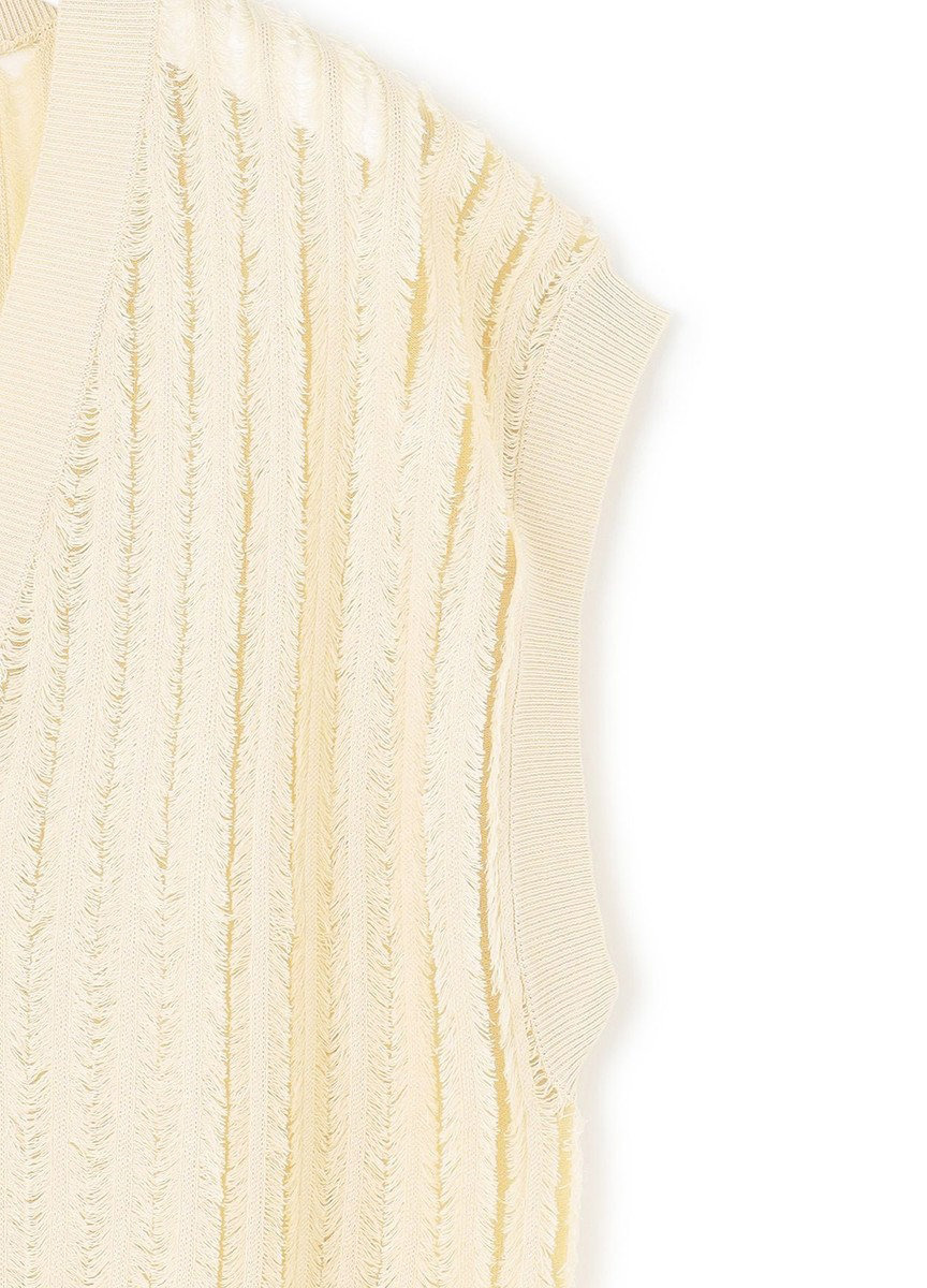 002  (4)
