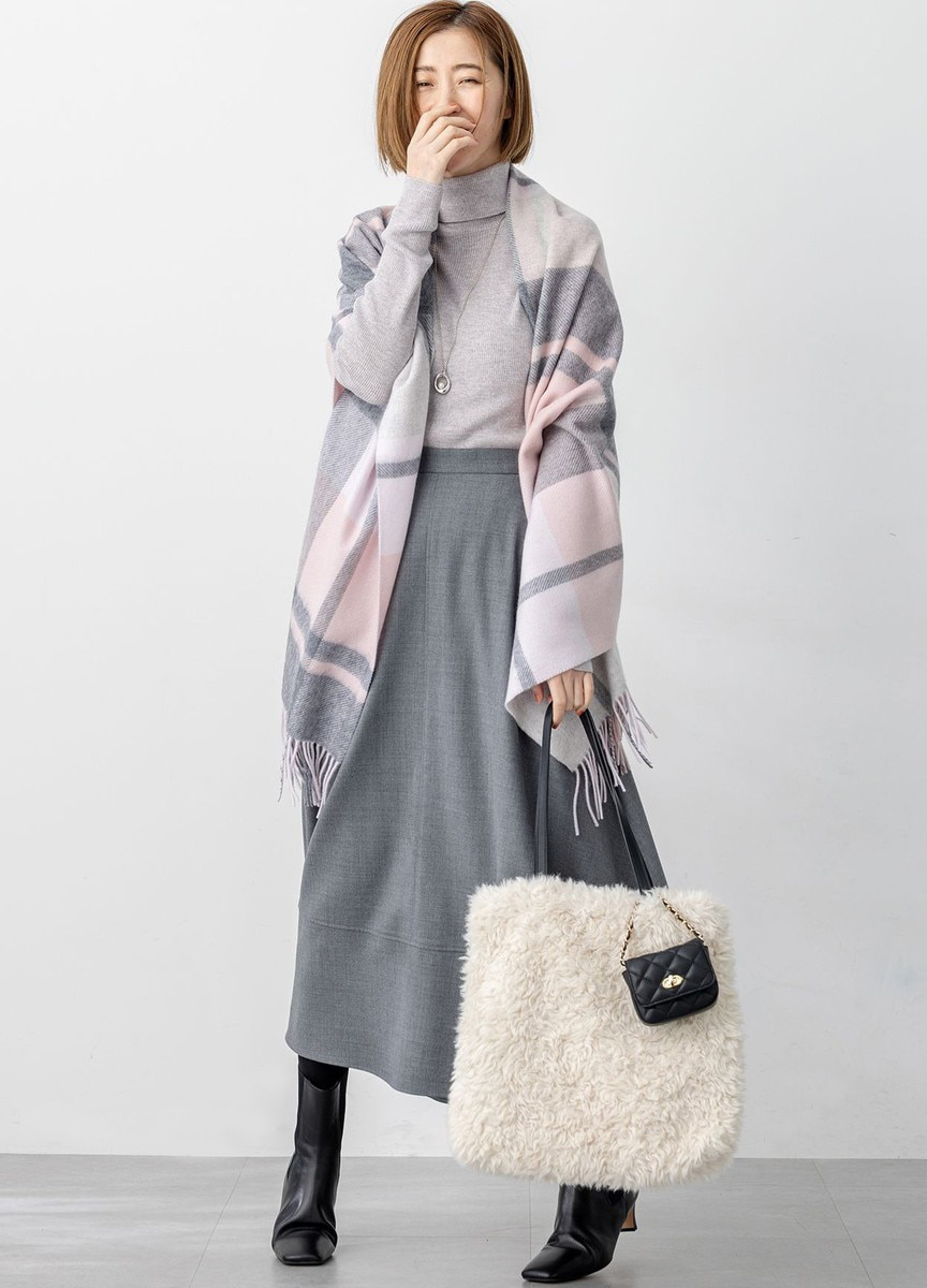 精紡羊毛高領針織衫