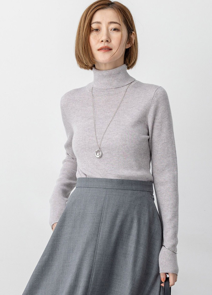 精紡羊毛高領針織衫