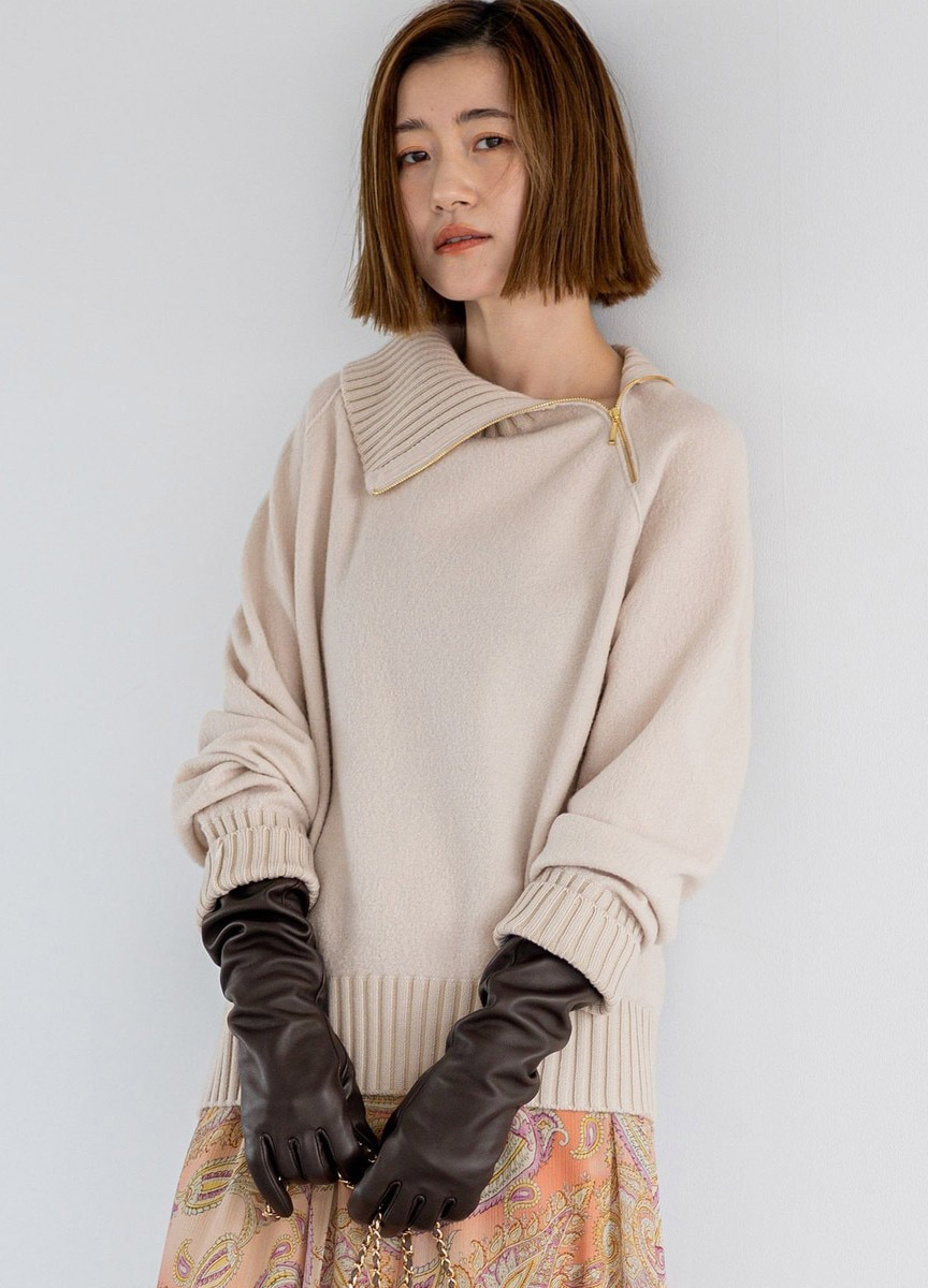 斜開拉鍊高領針織上衣 