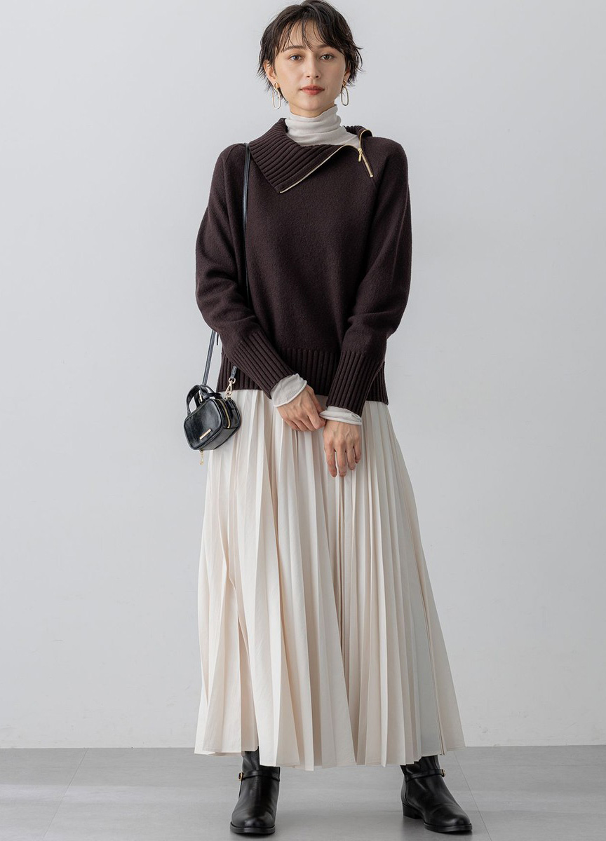 斜開拉鍊高領針織上衣 