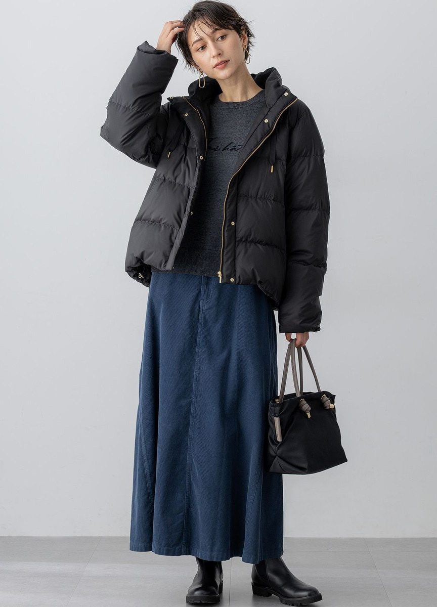 斜開拉鍊高領針織上衣 