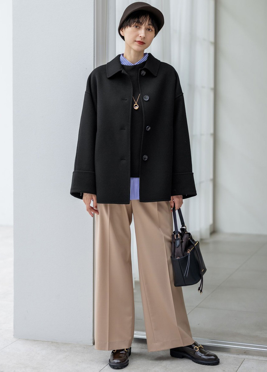 MANTECOPure翻領短大衣   