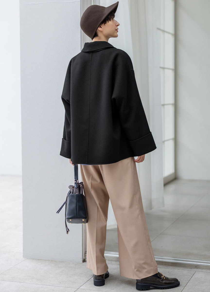 MANTECOPure翻領短大衣   