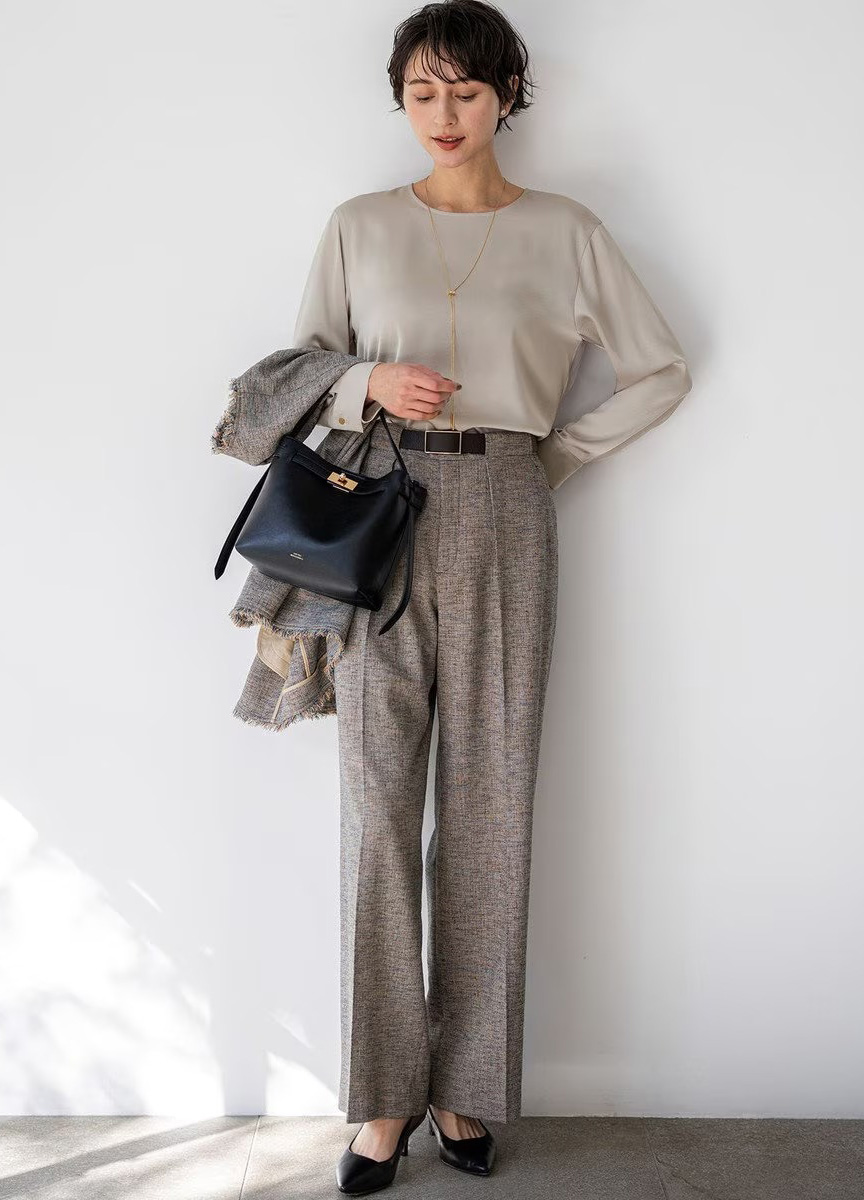 緞面金釦圓領上衣