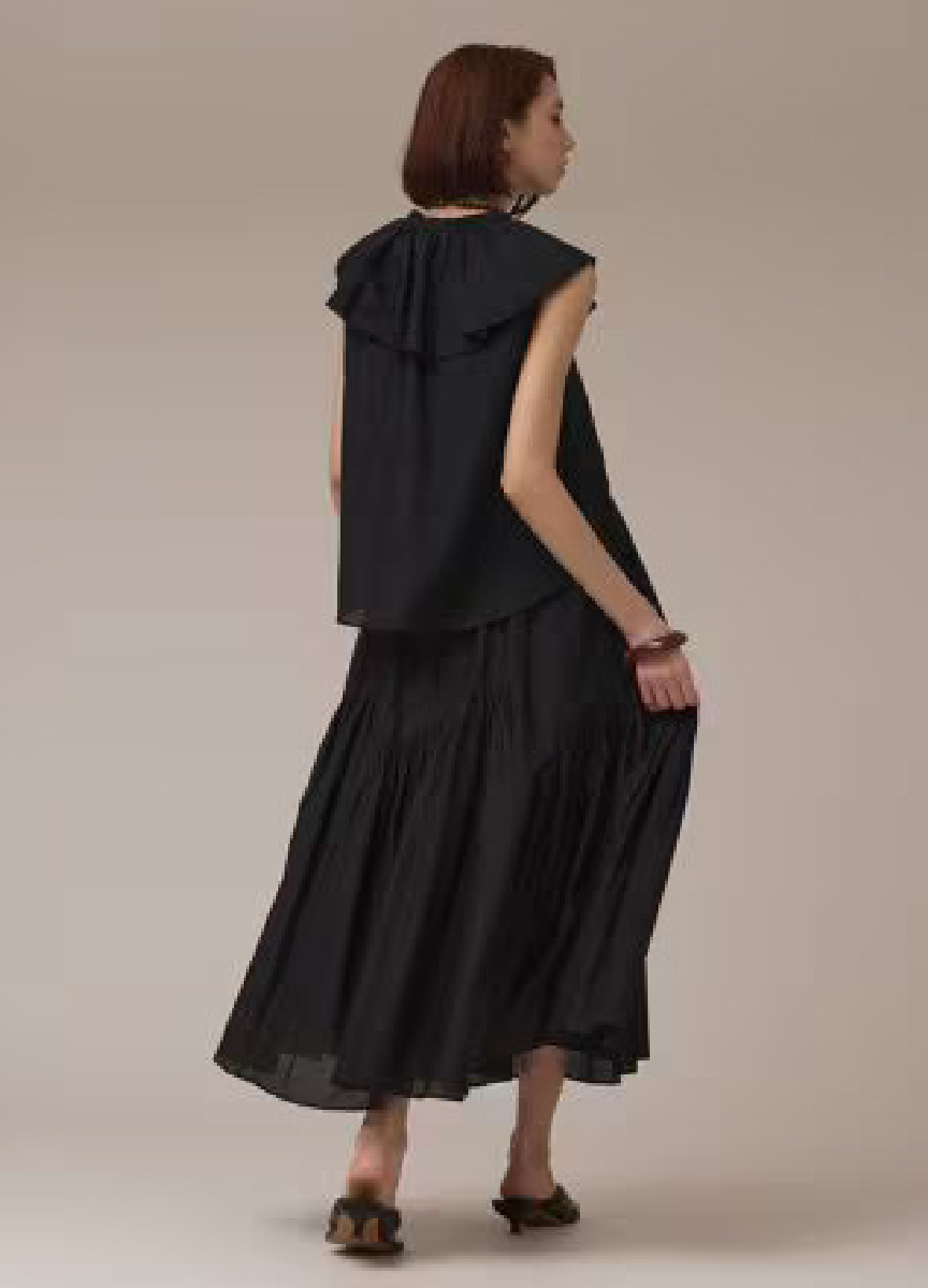 【預購商品】棉絲混紡荷葉領上衣