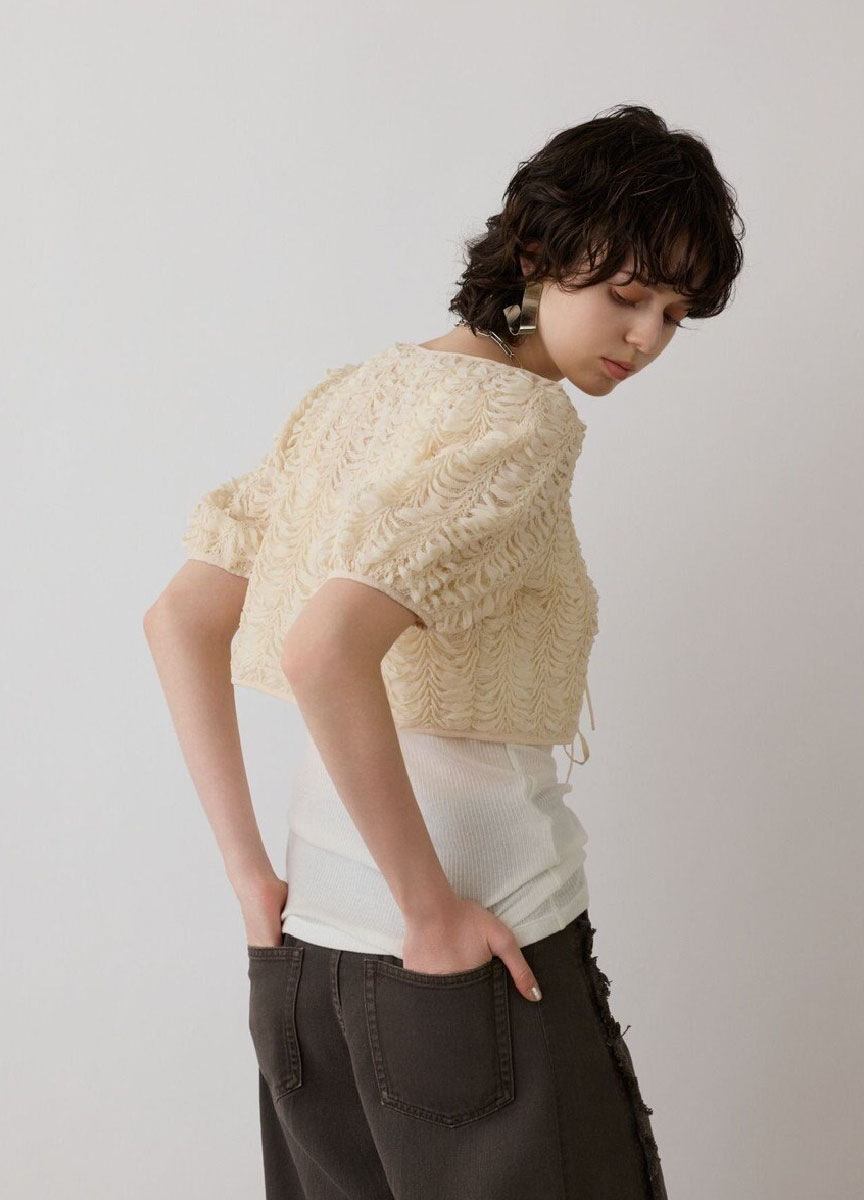 【預購商品】繫結貝殼刺繡短罩衫
