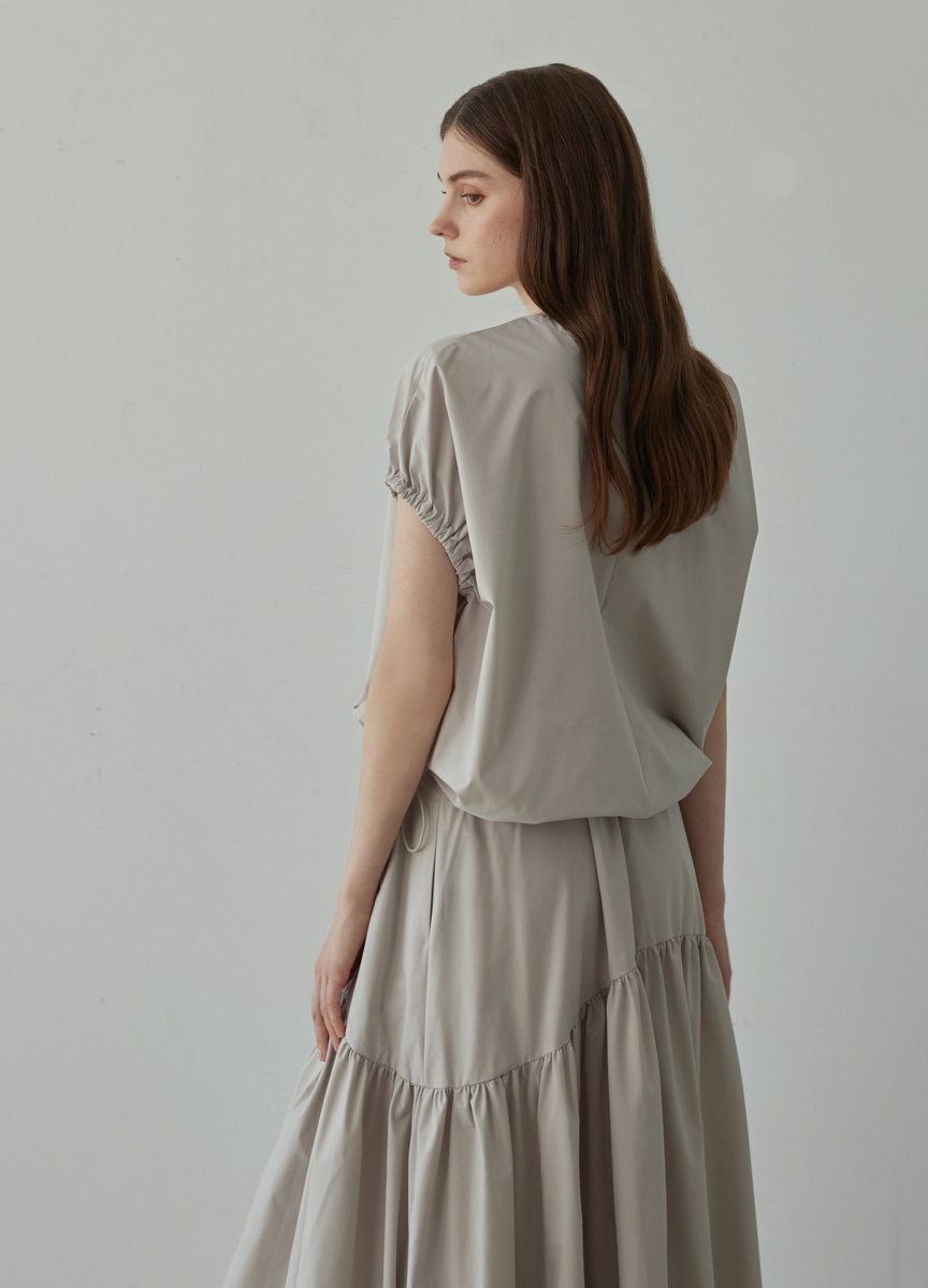 輕彈抽褶小包袖上衣