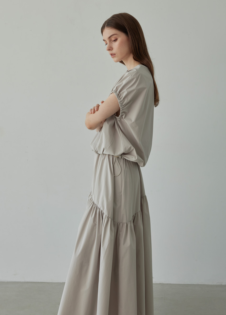 輕彈抽褶小包袖上衣