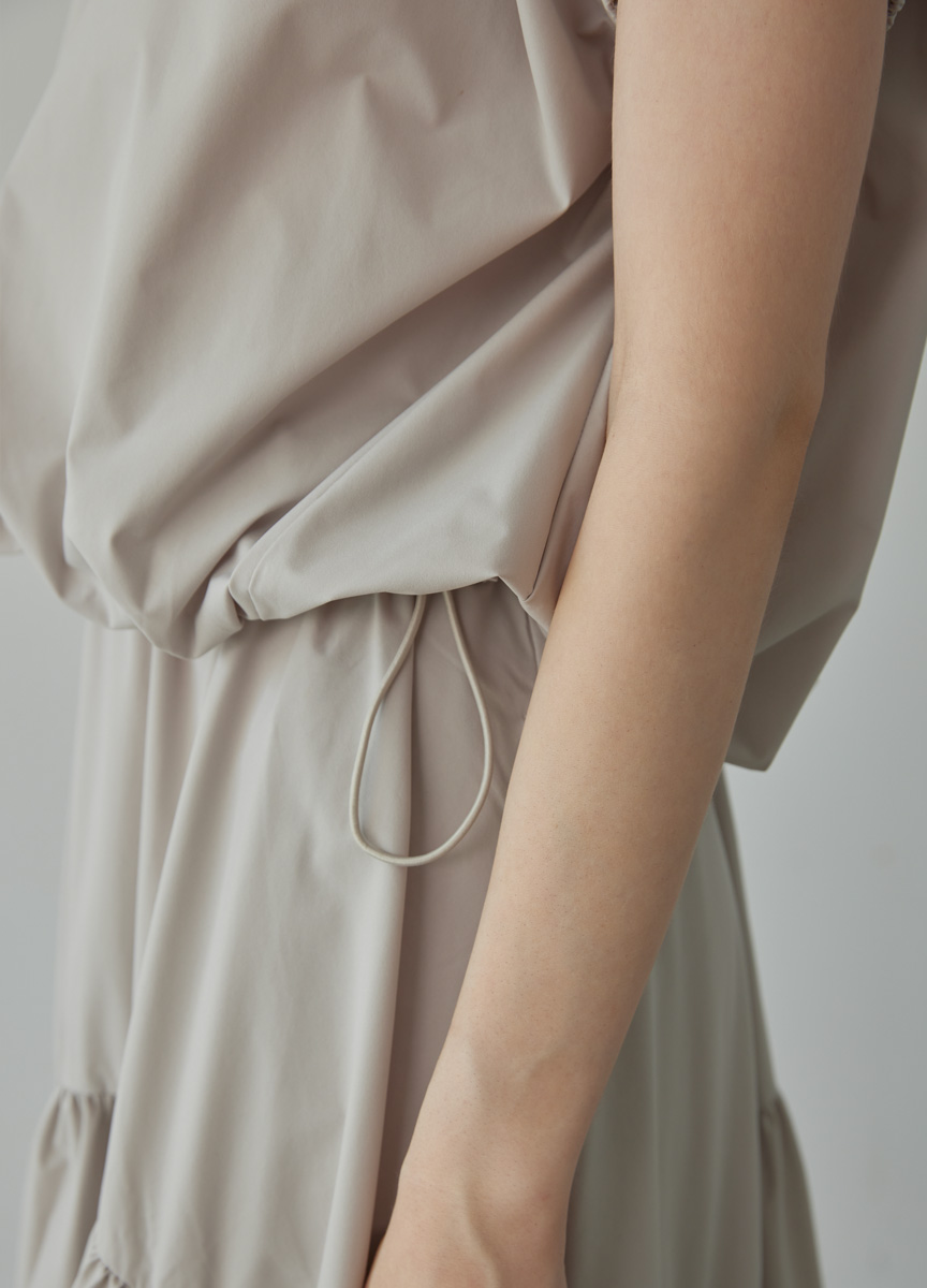 輕彈抽褶小包袖上衣