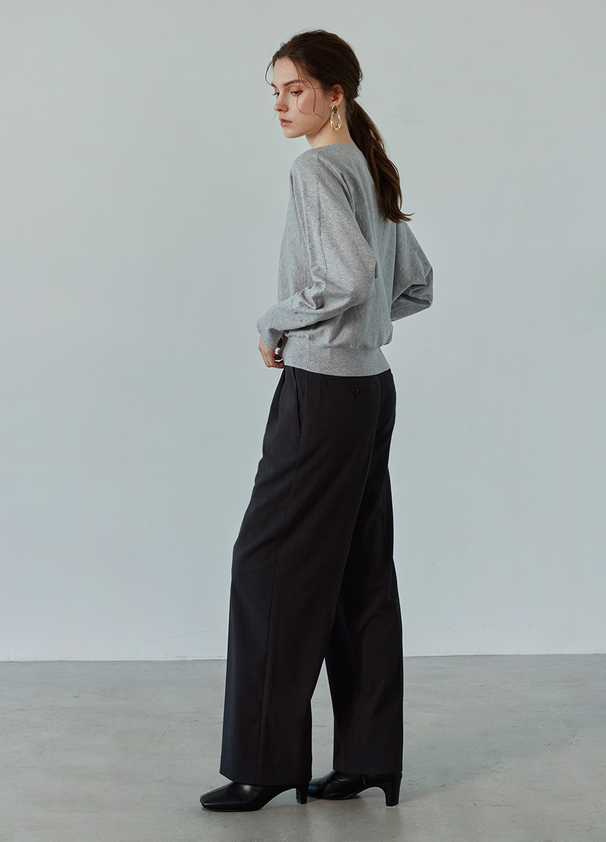 親膚短版針織長袖上衣 親膚短版針織長袖上衣