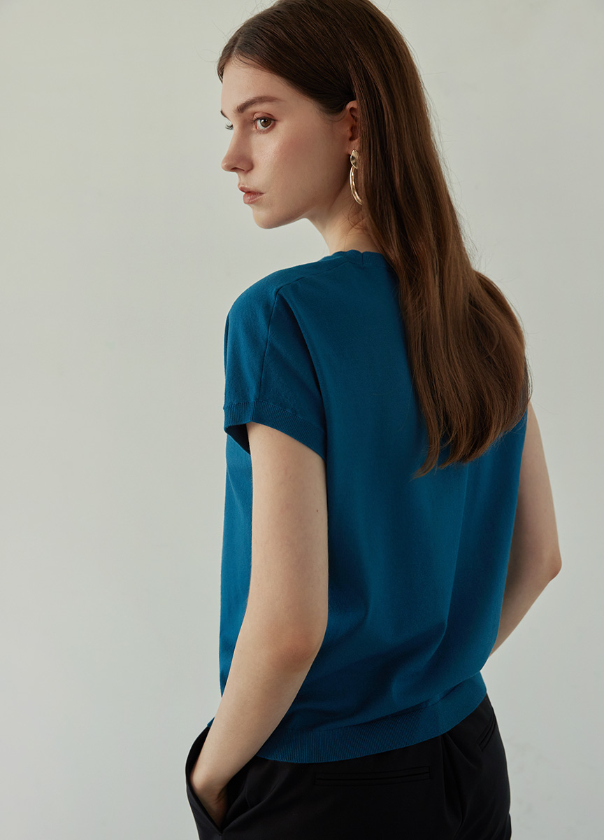 親膚簡約法式袖針織上衣