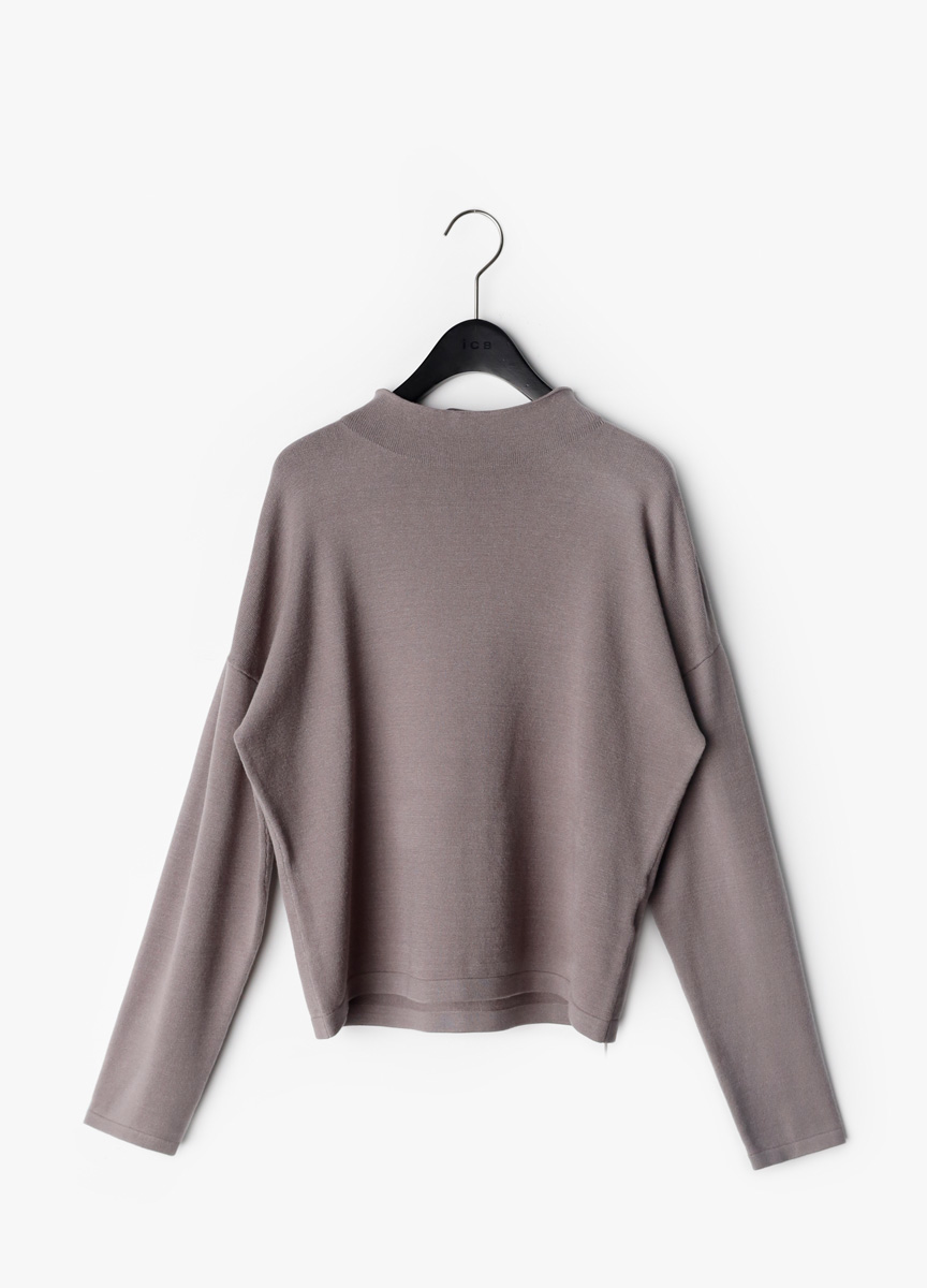 極簡風格高領針織上衣