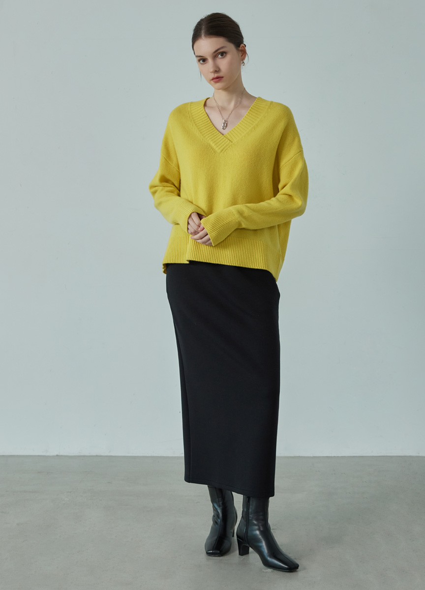 簡約亮彩V領純羊毛針織上衣 