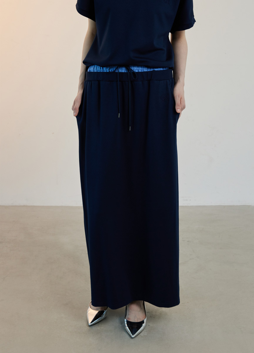 柔挺層次腰設計直筒裙