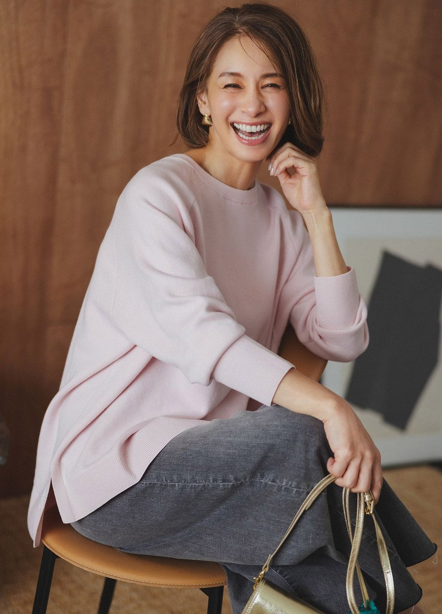 中長版圓領針織上衣